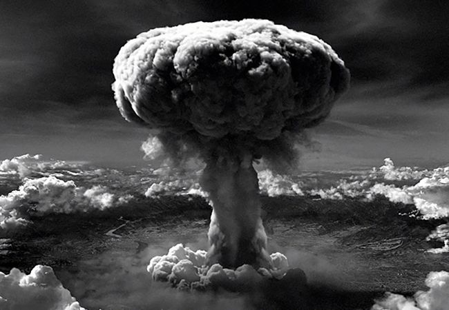 Explosion de la bombe atomique sur Hiroshima
