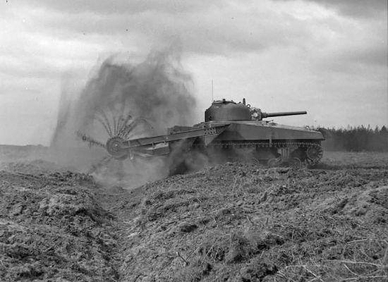 Le “Crab”, ou char fléaux